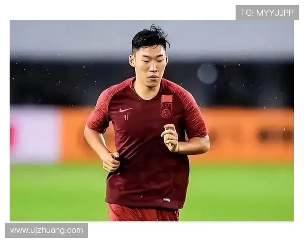 国足防线内讧!朱辰杰护球失误,颜骏凌怒吼:你让我怎么出击? 国足防线内讧!朱辰杰护球失误,颜骏凌怒吼:你让我怎么出击?